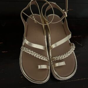 New Aerosoles Gold Sandals